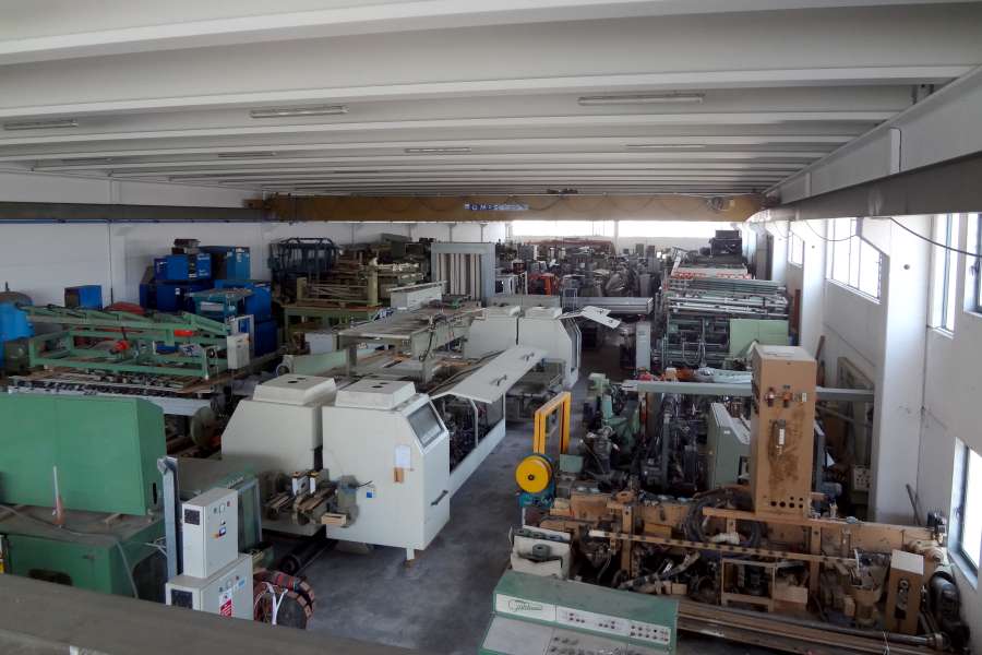 JJ Smith W.M. Italy, inside our 2000sqm Warehouse